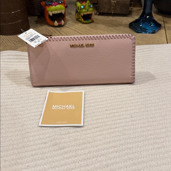 Michael Kors Blush Pink LG THREE QTR ZIP wallet - Picture 7 of 8